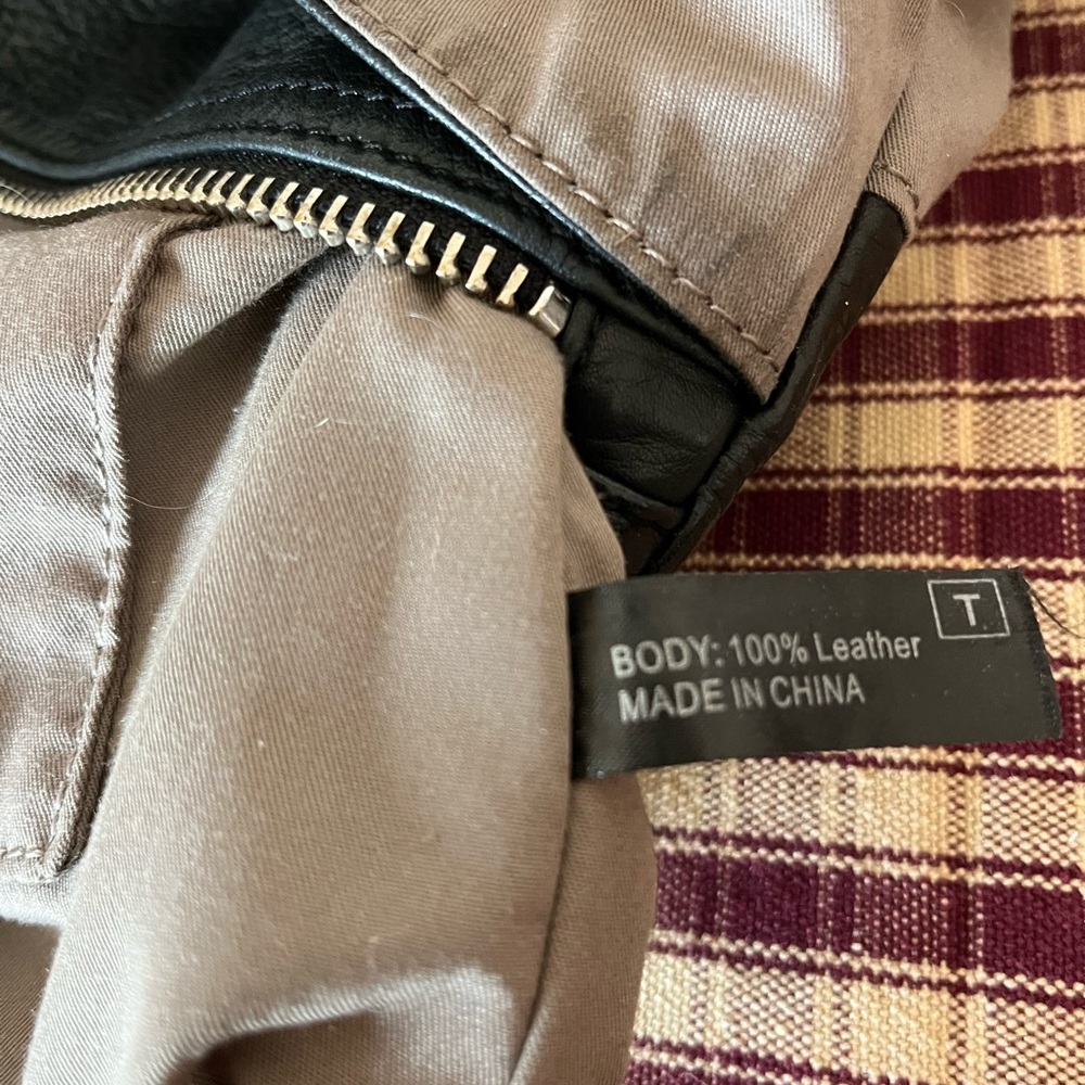 Margot Leather Crossbody Bag - Picture 11 of 11